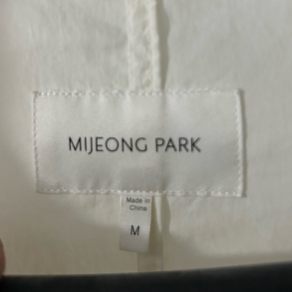Mijeong Park white nylon trench coat - medium with an oversized fit - Picture 2 of 10